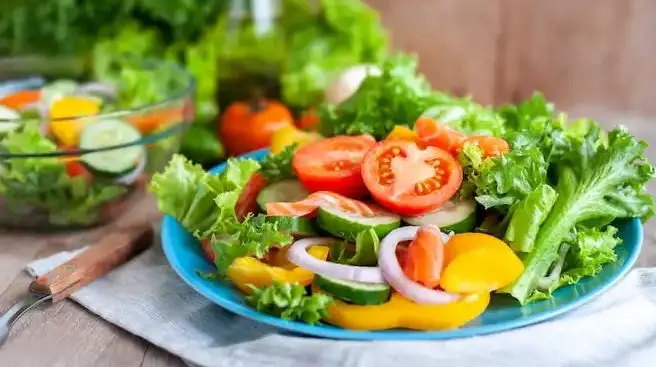 An mon salad gi de thanh loc co the ma ngon ngon la mieng day