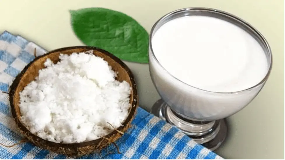 Nước cốt dừa: Giá trị dinh dưỡng và lưu ý khi dùng