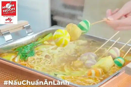 Cách làm lẩu cà ri nhúng ngon lạ cho ngày Tết Dương lịch