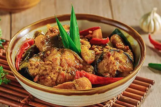c&aacute; tr&ecirc; kho gừng nghệ
