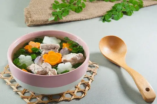 canh ch&ugrave;m ng&acirc;y sườn non