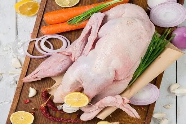 Mách nhỏ cách chọn thịt vịt và khử mùi tanh của vịt