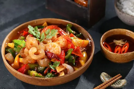 Hải s&acirc;m x&agrave;o xốt cay