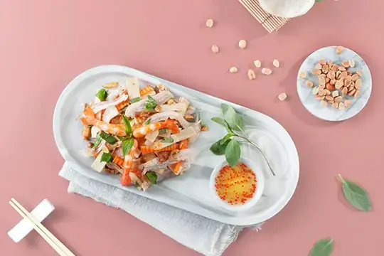 Gỏi củ hủ dừa l&agrave; m&oacute;n ăn thường thấy trong thực đơn đ&aacute;m giỗ miền Nam