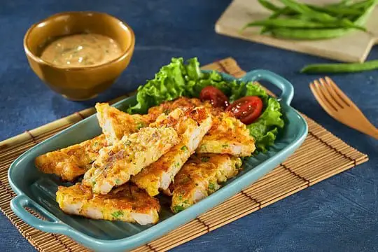 B&aacute;nh trứng ph&ocirc; mai rau củ