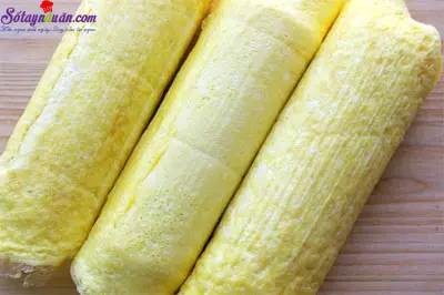 c&aacute;ch l&agrave;m b&aacute;nh m&igrave; cuộn trứng ph&ocirc; mai 6