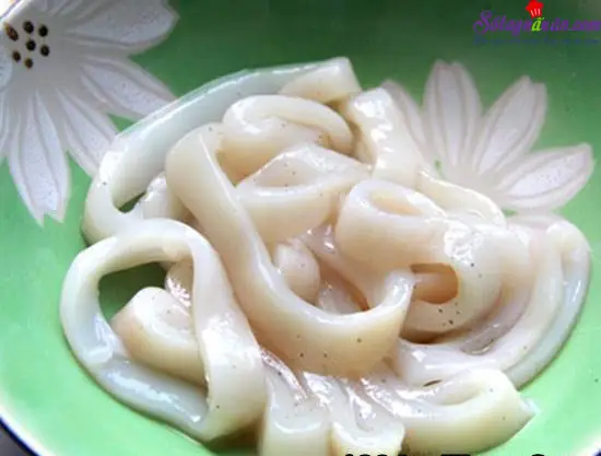 C&aacute;ch l&agrave;m mực chi&ecirc;n x&ugrave; gi&ograve;n ngon đơn giản 2