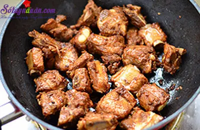 c&aacute;ch l&agrave;m sườn x&agrave;o ngũ sắc 2