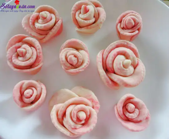 c&aacute;c bước l&agrave;m b&aacute;nh bao hoa hồng 7