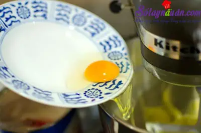 c&aacute;ch l&agrave;m b&aacute;nh quy phủ kem d&acirc;u t&acirc;y 2