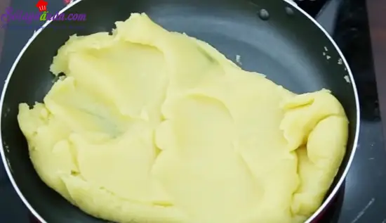 c&aacute;ch l&agrave;m b&aacute;nh tr&ocirc;i nước l&aacute; dứa 4