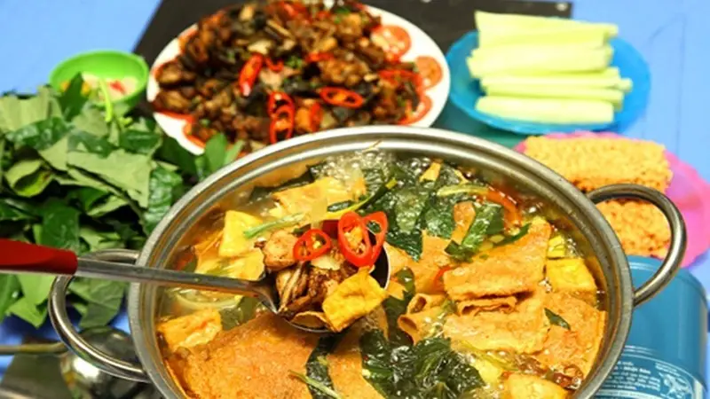 C&aacute;ch l&agrave;m lẩu ếch l&aacute; lốt
