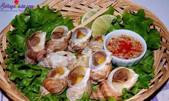 Hướng dẫn l&agrave;m m&oacute;n ngh&ecirc;u nướng ốc luộc thơm ngon hấp dẫn 6