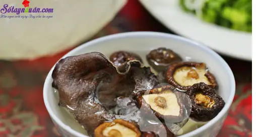 C&aacute;ch l&agrave;m miến nấu l&ograve;ng g&agrave; 2