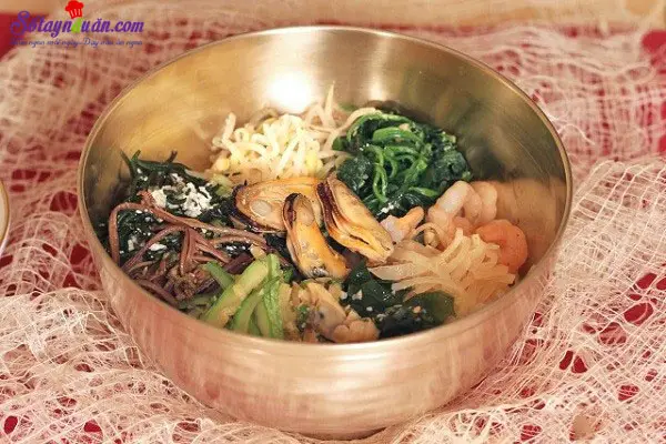 Cách làm món cơm trộn hải sản thơm ngon hấp dẫn