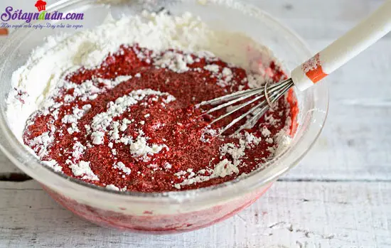 C&aacute;ch l&agrave;m b&aacute;nh b&ocirc;ng lan m&agrave;u đỏ 4