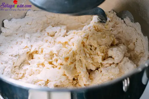 c&aacute;ch l&agrave;m b&aacute;nh bơ sữa 1