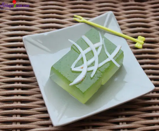 c&aacute;ch l&agrave;m thạch dừa l&aacute; dứa 7