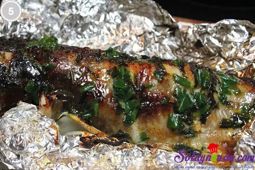 C&aacute; nướng cuộn b&aacute;nh tr&aacute;ng 5