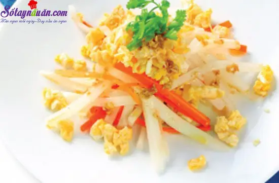 Củ cải x&agrave;o trứng