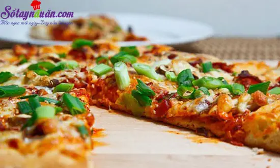 Cách làm bánh pizza kim chi ngon miễn chê
