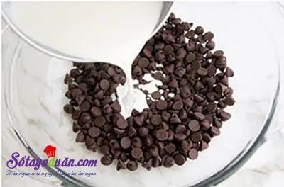 C&aacute;ch l&agrave;m b&aacute;nh b&ocirc;ng lan chocolate ngon m&ecirc; mẩn 1