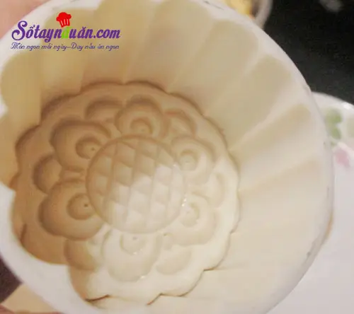 C&aacute;ch l&agrave;m b&aacute;nh trung thu nh&acirc;n custard thơm ngon cho b&eacute; 3