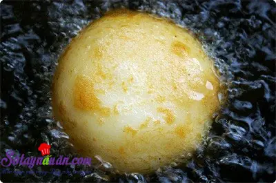 C&ocirc;ng thức cho khoai t&acirc;y bọc trứng b&eacute;o ngậy thơm ngon 7