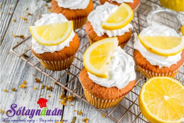 C&aacute;ch l&agrave;m b&aacute;nh cupcake bằng l&ograve; hấp