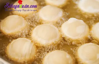 Hướng dẫn l&agrave;m b&aacute;nh bao chi&ecirc;n nh&acirc;n lạp xường ngon 10