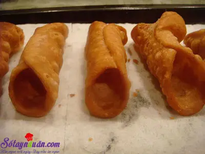 C&aacute;ch l&agrave;m b&aacute;nh cannoli 8