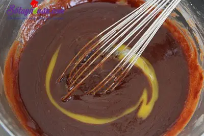 Hướng dẫn l&agrave;m b&aacute;nh Oreo bơ đậu phộng cực ngon 5