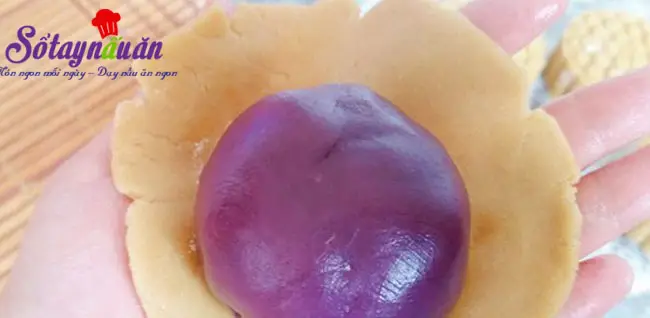 Hướng dẫn l&agrave;m b&aacute;nh trung thu nướng nh&acirc;n khoai lang t&iacute;m ngon