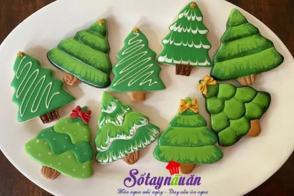 Hướng dẫn cách làm bánh quy hình cây thông