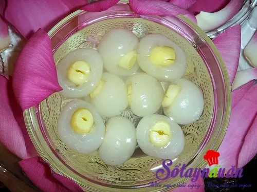 Cách nấu chè nhãn hạt sen