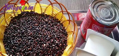 C&aacute;ch l&agrave;m sữa chua nếp cẩm si&ecirc;u dễ si&ecirc;u ngon nguy&ecirc;n liệu