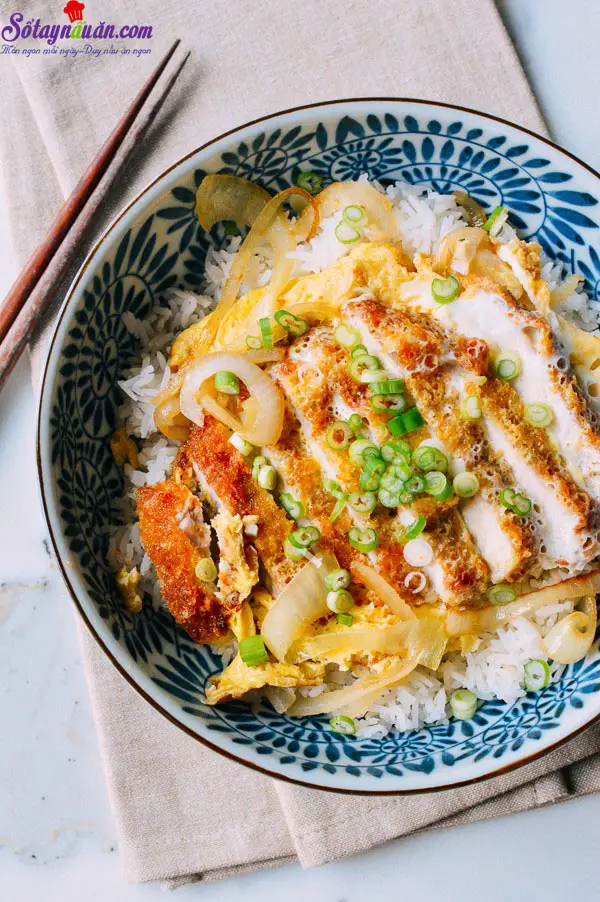 Cách làm Katsudon – Món cơm đơn giản mà có sức hấp dẫn đến kỳ lạ