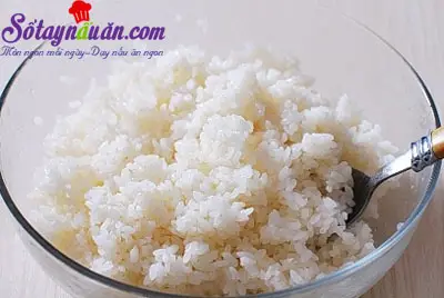 C&aacute;ch l&agrave;m th&aacute;p cơm sushi 8 tầng lạ ngon dễ l&agrave;m 6