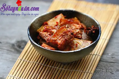 Bùi bùi thịt hấp khoai môn