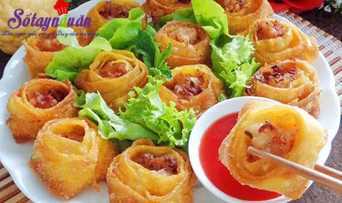 Cách làm hoành thánh hình hoa siêu giòn rụm