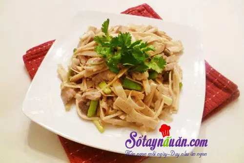 Cách xào măng tươi với thịt lợn – Măng tươi xào thịt lợn