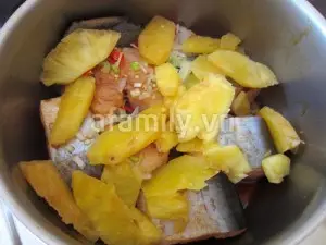 C&aacute; kho dứa đưa cơm ng&agrave;y lạnh 7