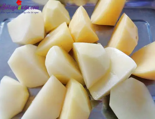 C&aacute;ch l&agrave;m khoai t&acirc;y bọc c&aacute; ngừ chi&ecirc;n gi&ograve;n si&ecirc;u hấp dẫn 2