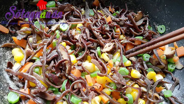 C&aacute;ch l&agrave;m x&ocirc;i chi&ecirc;n nh&acirc;n thịt gi&ograve;n thơm ng&acirc;y ngất
