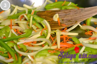 chả c&aacute; x&agrave;o ớt chu&ocirc;ng 3