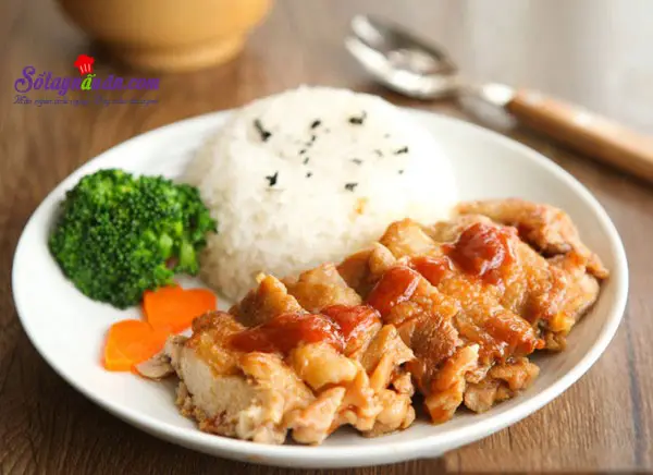 C&aacute;ch l&agrave;m cơm g&agrave; r&aacute;n 10