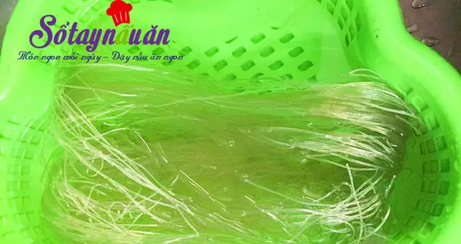 nguy&ecirc;n liệu miến x&agrave;o hải sản 2