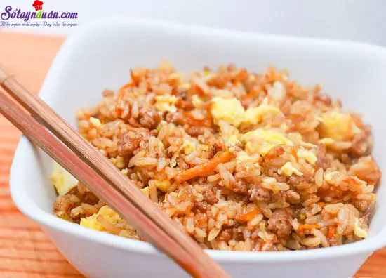 C&aacute;ch l&agrave;m m&oacute;n cơm chi&ecirc;n nhật bản 16