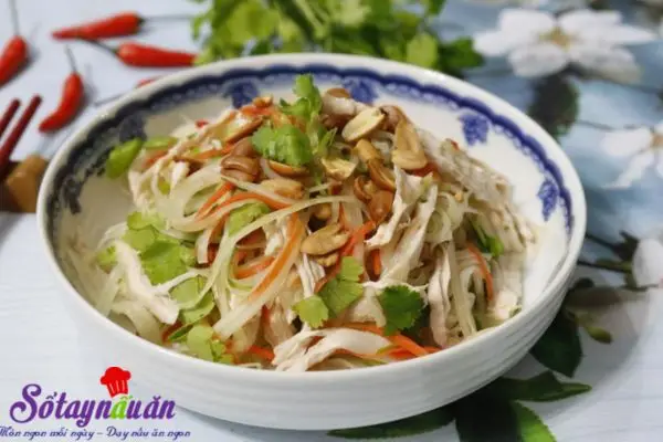 Nộm g&agrave; h&agrave;nh t&acirc;y 1