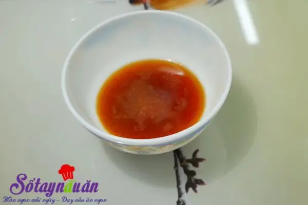 Hướng dẫn c&aacute;ch l&agrave;m sườn chi&ecirc;n nước mắm 2